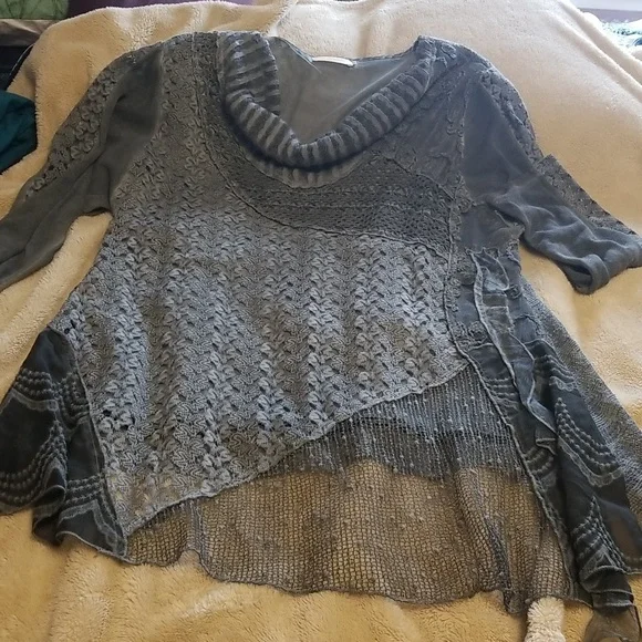 Tunic - Picture 5 of 5